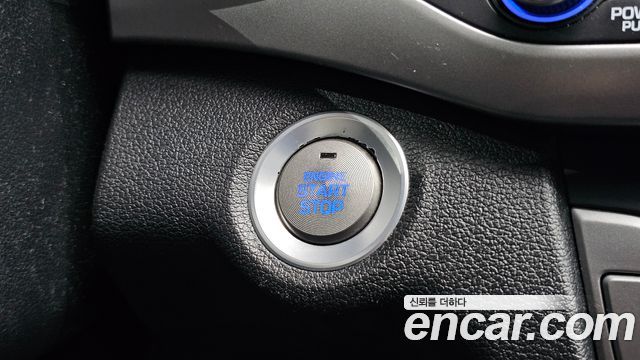 Hyundai AVANTE 2018 — photo 19
