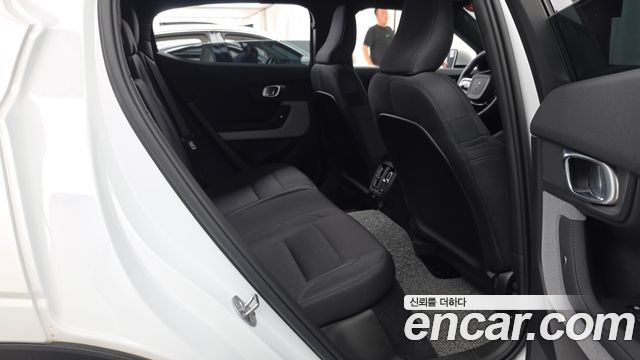 Polestar Polestar 2 2023 — photo 18