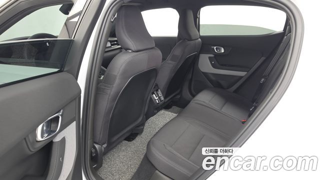 Polestar Polestar 2 2023 — photo 16