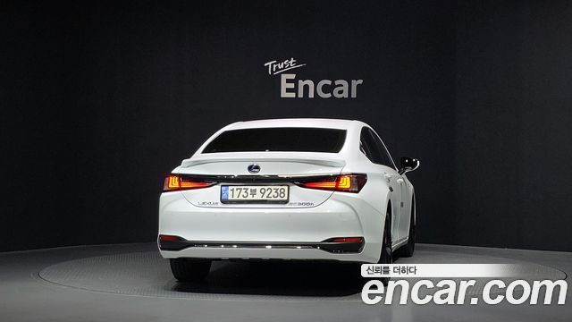Lexus ES 2022 — photo 4