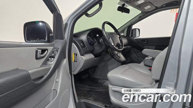 Hyundai Starex 2021 — photo 13