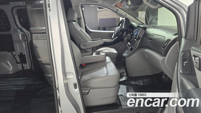 Hyundai Starex 2021 — photo 16