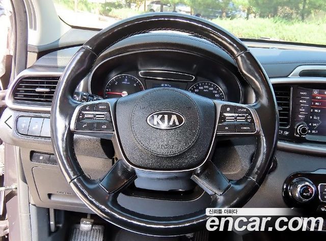 Kia Sorento 2019 — photo 8