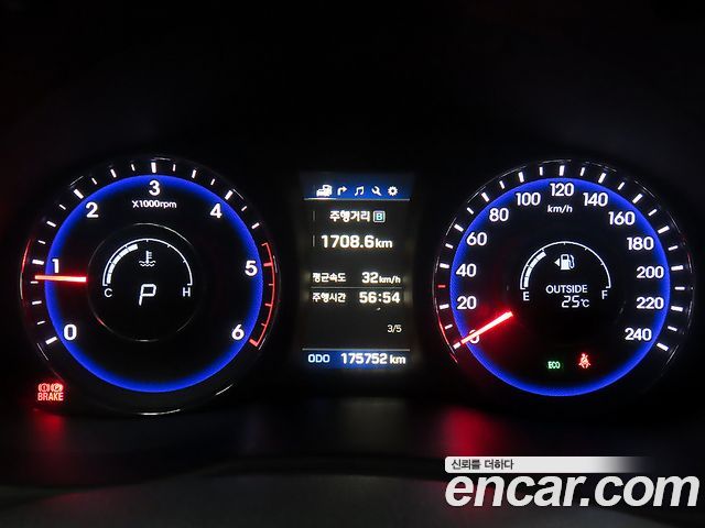 Hyundai i40 2016 — photo 9