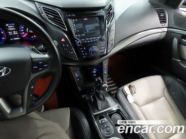 Hyundai i40 2016 — photo 11