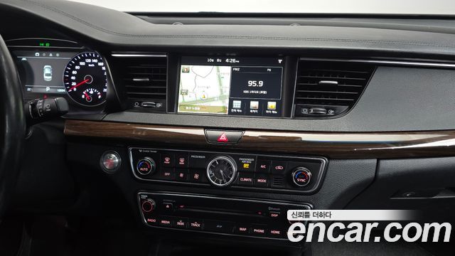 Kia K7 2018 — photo 12