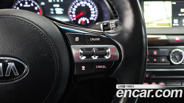 Kia K7 2018 — photo 13