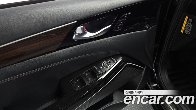 Kia K7 2018 — photo 15