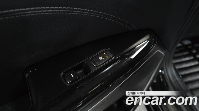 Kia K7 2018 — photo 17