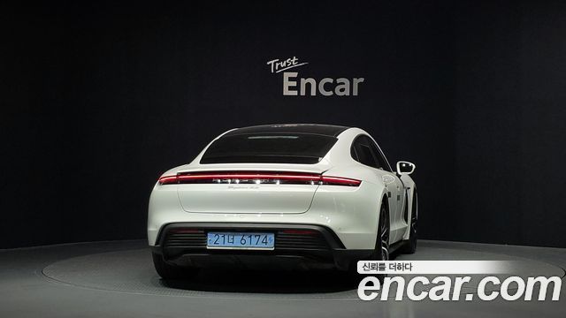 Porsche Taycan 2021 — photo 4