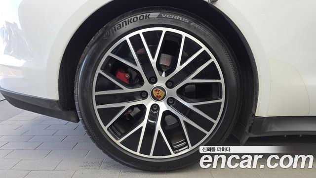 Porsche Taycan 2021 — photo 5