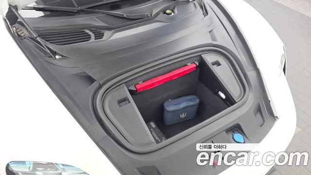 Porsche Taycan 2021 — photo 6