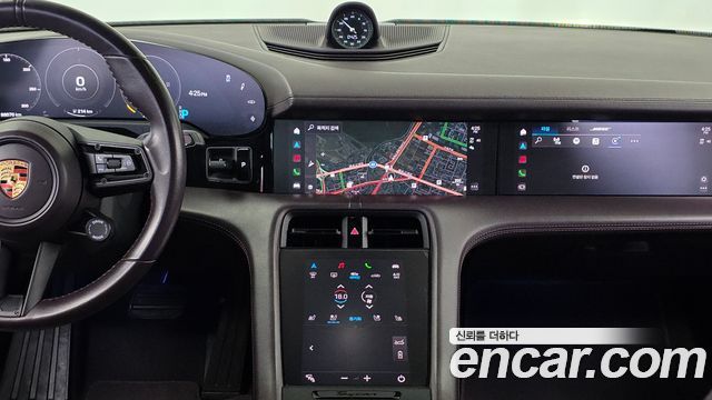Porsche Taycan 2021 — photo 20