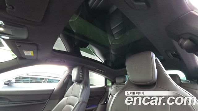 Porsche Taycan 2021 — photo 24