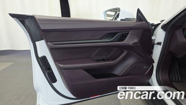 Porsche Taycan 2021 — photo 14