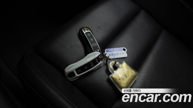 Porsche Taycan 2021 — photo 16