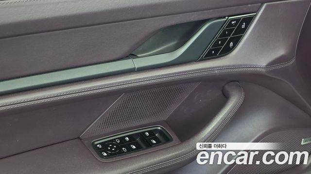 Porsche Taycan 2021 — photo 27