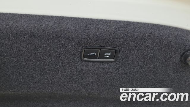 Porsche Taycan 2021 — photo 33
