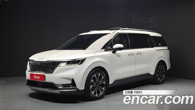 Kia Canival 2023 — photo 1