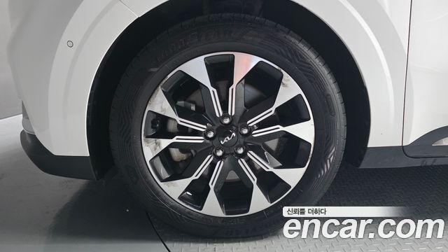 Kia Canival 2023 — photo 5