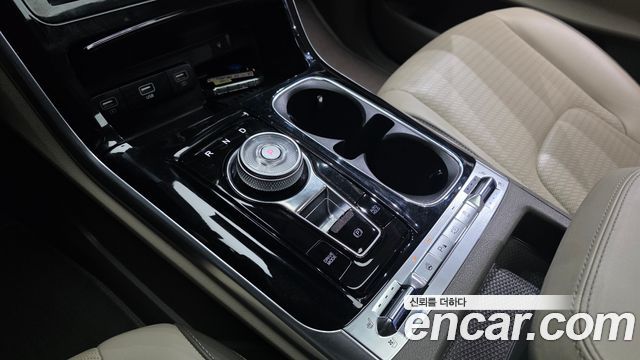 Kia Canival 2023 — photo 9