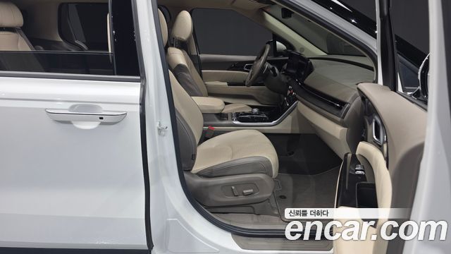 Kia Canival 2023 — photo 11