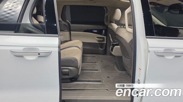 Kia Canival 2023 — photo 12