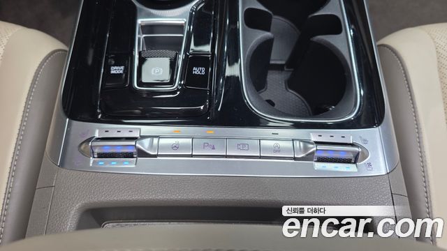 Kia Canival 2023 — photo 15