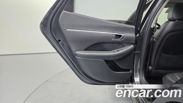 Hyundai Sonata 2021 — photo 15