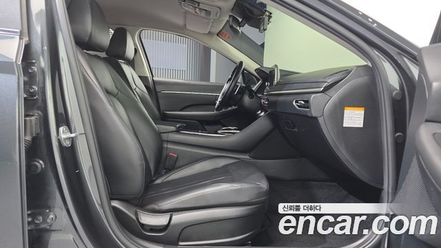 Hyundai Sonata 2021 — photo 16