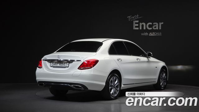 Mercedes-Benz C-Class 2018 — photo 2