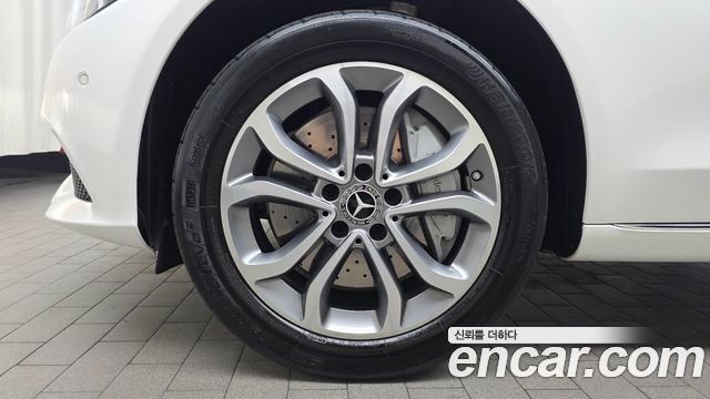 Mercedes-Benz C-Class 2018 — photo 5