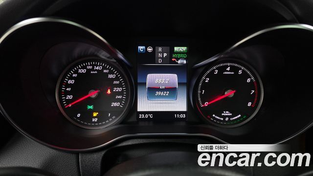 Mercedes-Benz C-Class 2018 — photo 11