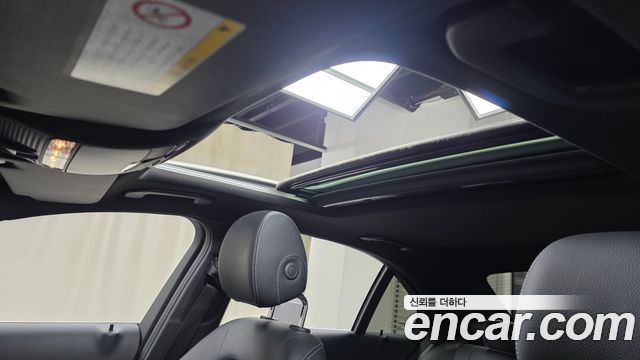 Mercedes-Benz C-Class 2018 — photo 19