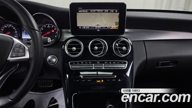 Mercedes-Benz C-Class 2018 — photo 24