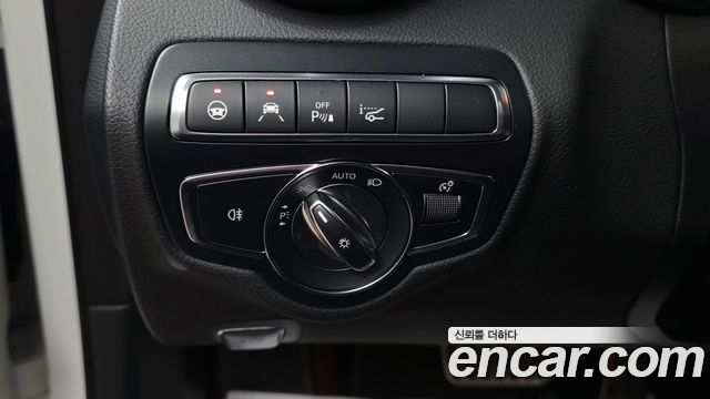 Mercedes-Benz C-Class 2018 — photo 25