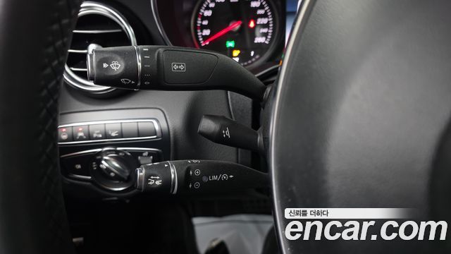 Mercedes-Benz C-Class 2018 — photo 26