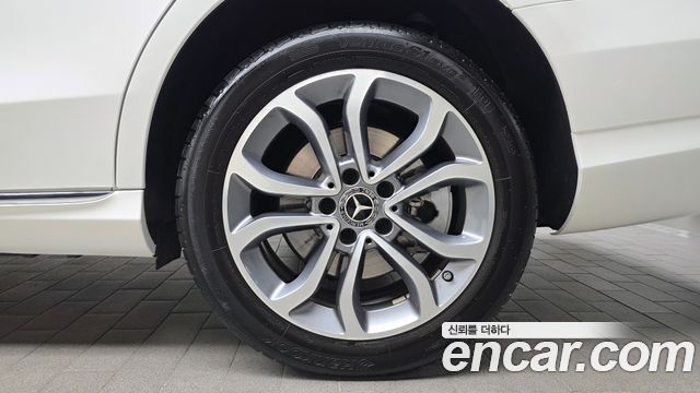 Mercedes-Benz C-Class 2018 — photo 7