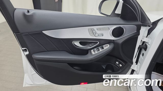 Mercedes-Benz C-Class 2018 — photo 14