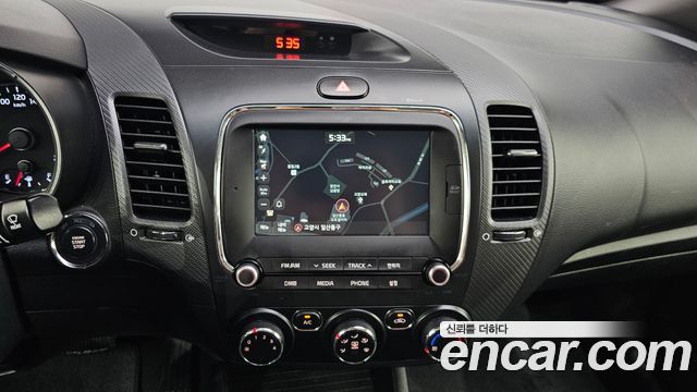 Kia K3 2018 — photo 20