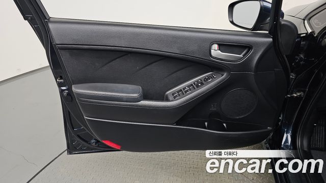 Kia K3 2018 — photo 14
