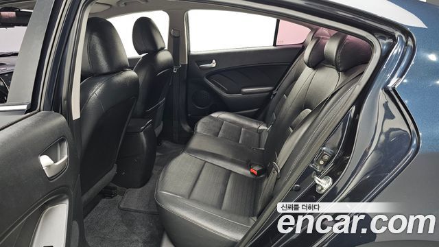 Kia K3 2018 — photo 16