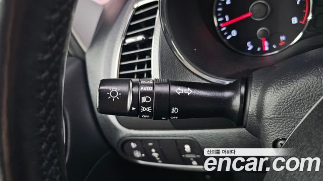 Kia K3 2018 — photo 27