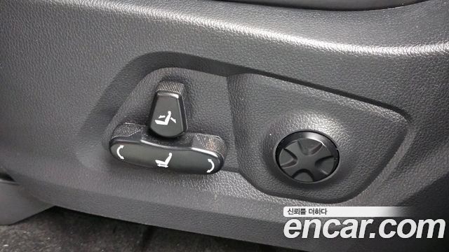 KG Mobility Rexton 2019 — photo 25