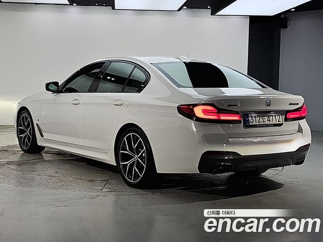 BMW 5-Series 2022 — photo 3