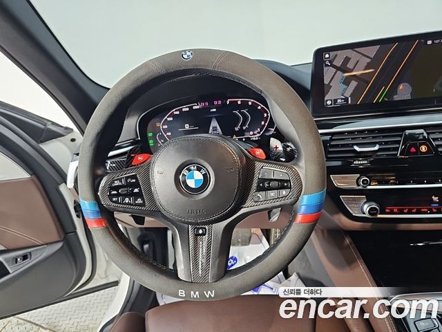 BMW 5-Series 2022 — photo 9