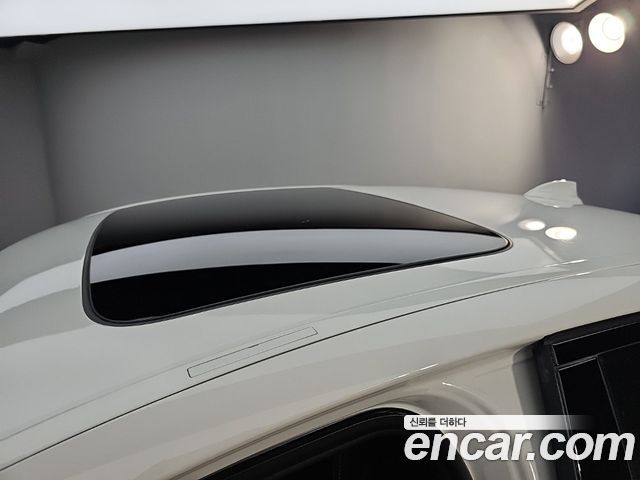 BMW 5-Series 2022 — photo 13