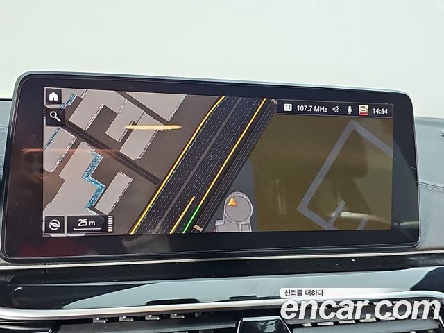 BMW 5-Series 2022 — photo 14