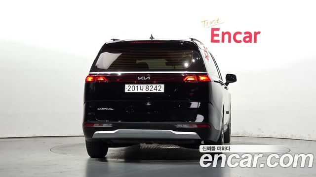 Kia Canival 2022 — photo 4