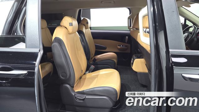 Kia Canival 2022 — photo 17